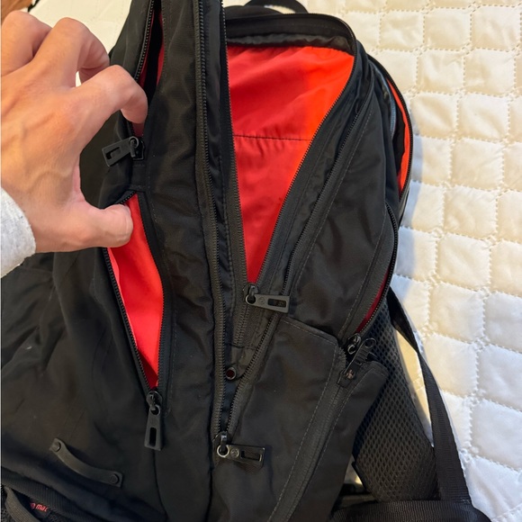 Lululemon black 3️⃣ full size section backpack with more pockets than ever🎒🖤 - Picture 6 of 10
